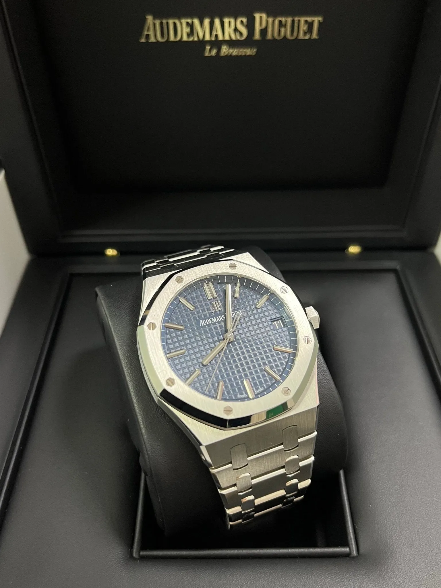 Audemars Piguet Royal Oak Selfwinding/ Stainless Steel/ Blue Dial (Ref#15500ST.OO.1220ST.01)