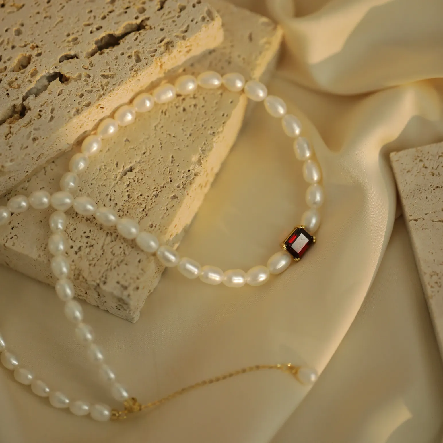 Doris Shining Pearl Chocker