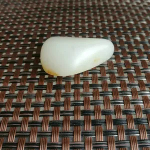 Natural Hetian Jade Rough Nephrite Raw (17g, 3.6X2.5X1.4cm)