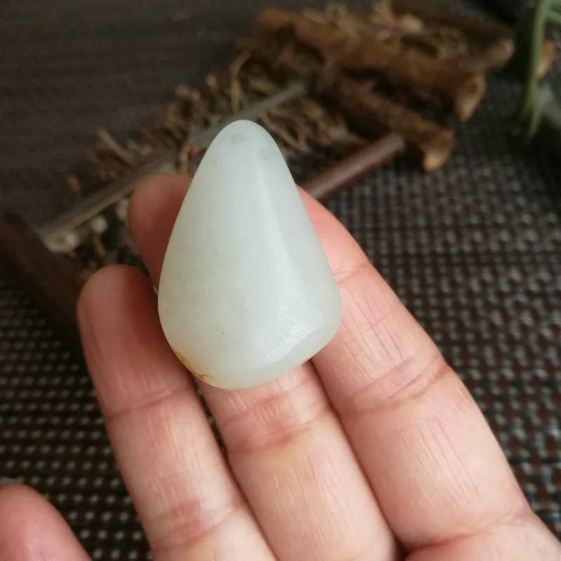 Natural Hetian Jade Rough Nephrite Raw (17g, 3.6X2.5X1.4cm)