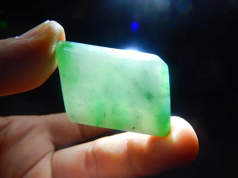 Natural Jade Rough Jadeite Raw (15g, 39X24X8mm)