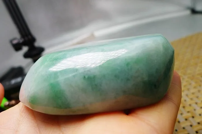 Natural Jade Rough Jadeite Raw (266g,7.6X7.2X2.2cm)