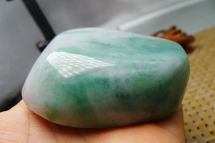 Natural Jade Rough Jadeite Raw (266g,7.6X7.2X2.2cm)