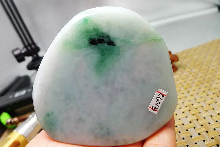 Natural Jade Rough Jadeite Raw (266g,7.6X7.2X2.2cm)