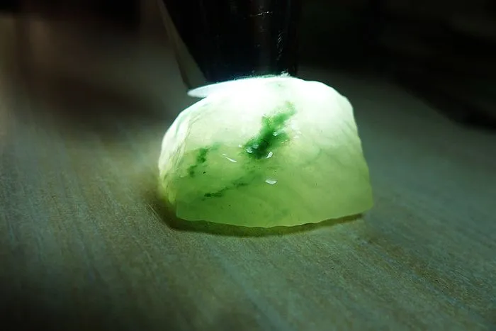 Natural Jade Rough Jadeite Raw (26g,2.9X2.8X1.65cm)