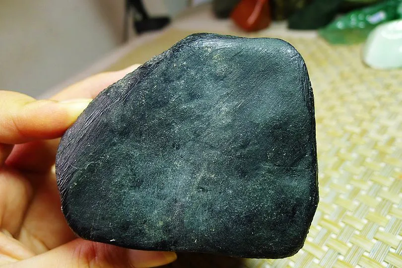 Natural Jade Rough Jadeite Raw (753g,8X7.6X6.8cm)