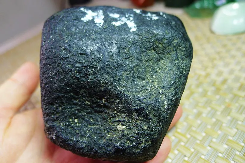 Natural Jade Rough Jadeite Raw (753g,8X7.6X6.8cm)