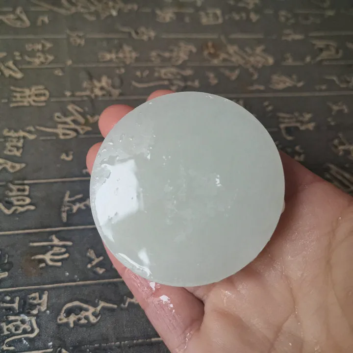 Natural Kunlun Jade Rough Nephrite Raw (101g, 5.7X1.3cm)