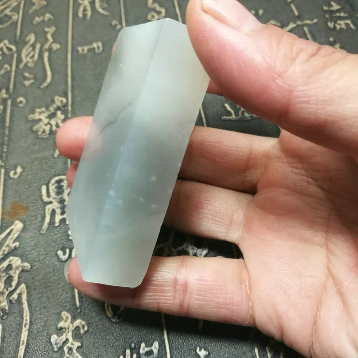 Natural Kunlun Jade Rough Nephrite Raw (101g, 59X41X14mm)