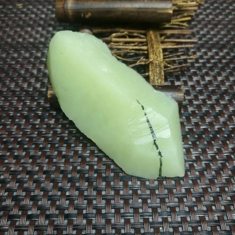 Natural Kunlun Jade Rough Nephrite Raw (105g,9X4.5X2.2cm)