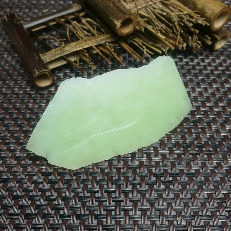 Natural Kunlun Jade Rough Nephrite Raw (105g,9X4.5X2.2cm)