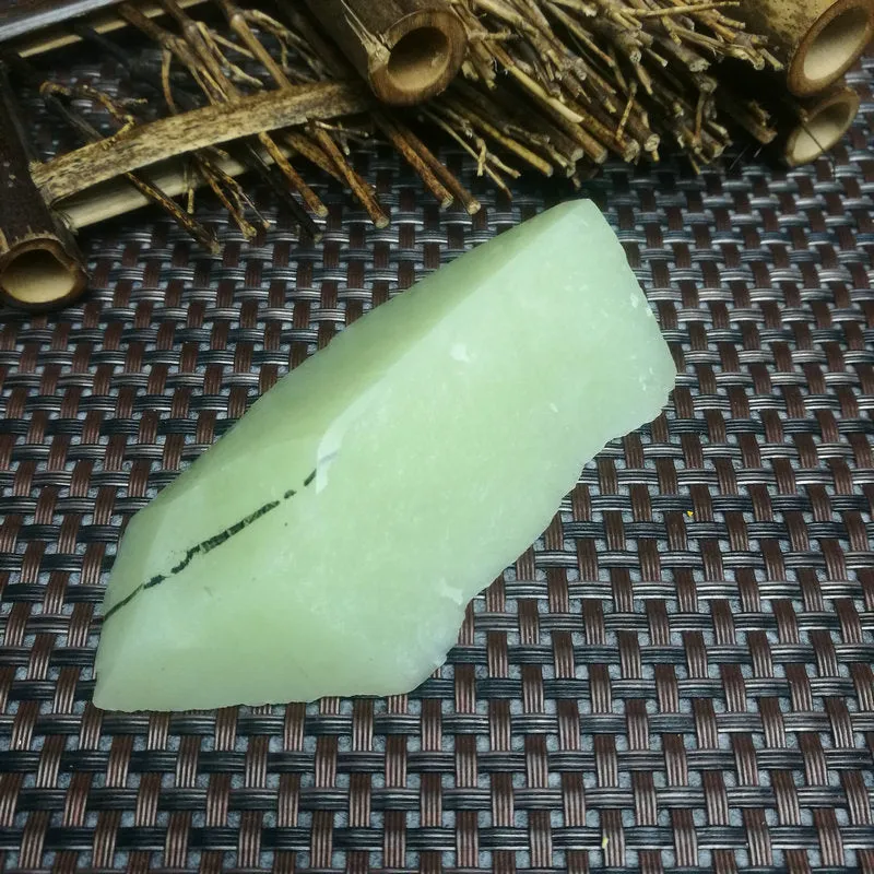 Natural Kunlun Jade Rough Nephrite Raw (105g,9X4.5X2.2cm)