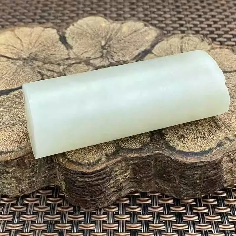 Natural Kunlun Jade Rough Nephrite Raw (110g,6.7X2.5cm)