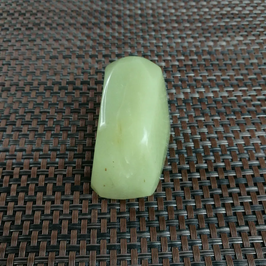 Natural Kunlun Jade Rough Nephrite Raw (140g,5.5X3.6X2.5cm)