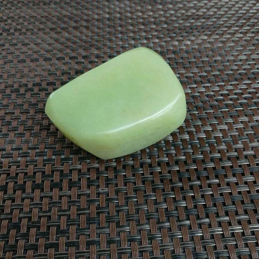 Natural Kunlun Jade Rough Nephrite Raw (140g,5.5X3.6X2.5cm)