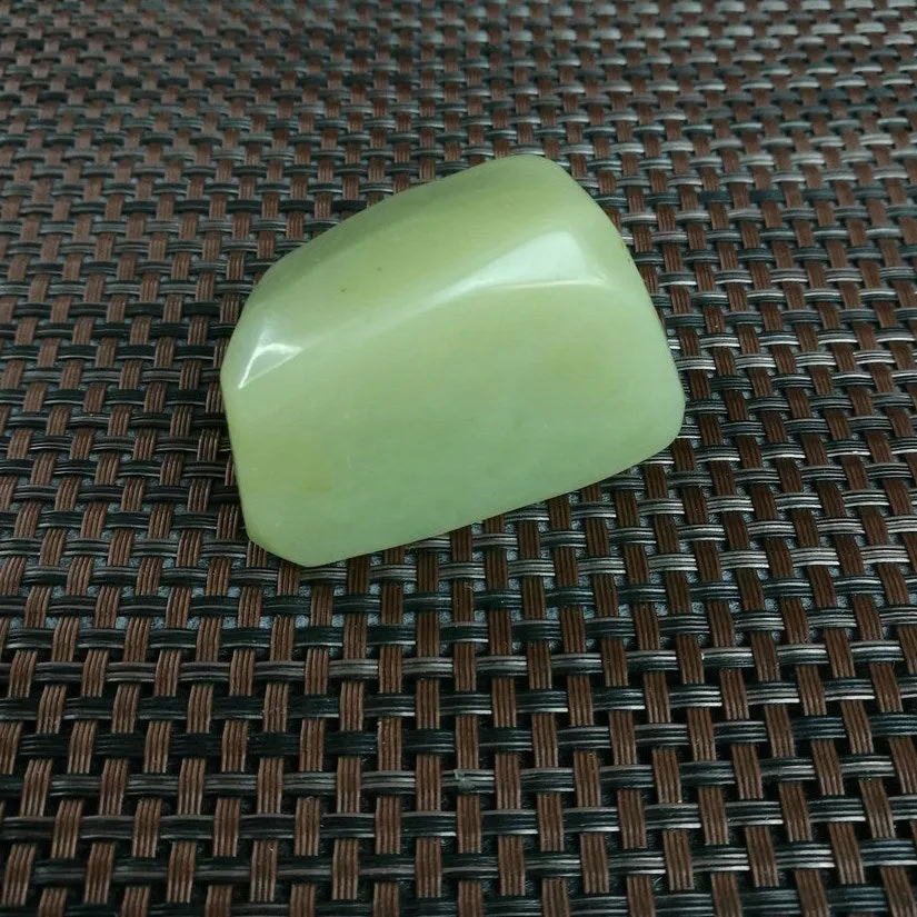 Natural Kunlun Jade Rough Nephrite Raw (140g,5.5X3.6X2.5cm)