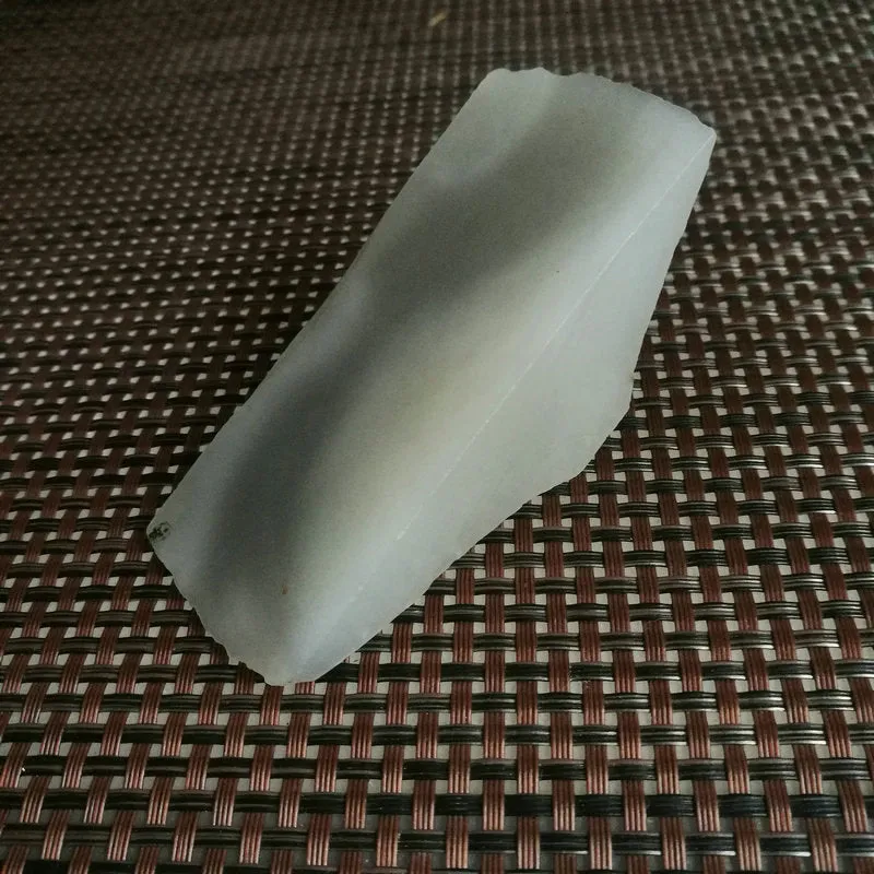 Natural Kunlun Jade Rough Nephrite Raw (148g,8.5X3.8X2.9cm)