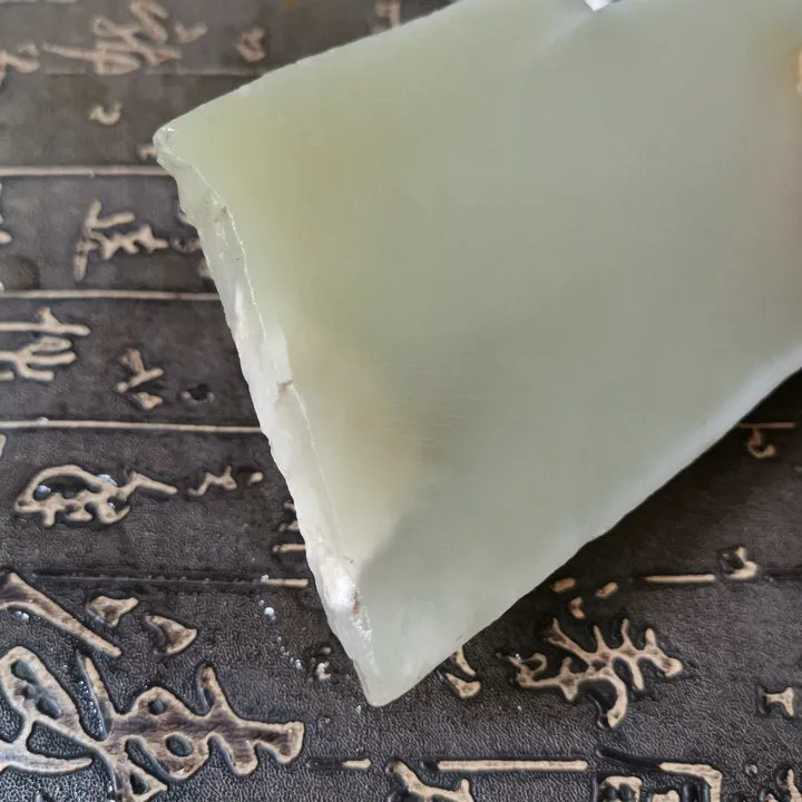 Natural Kunlun Jade Rough Nephrite Raw (163g, 11X7X0.8cm)