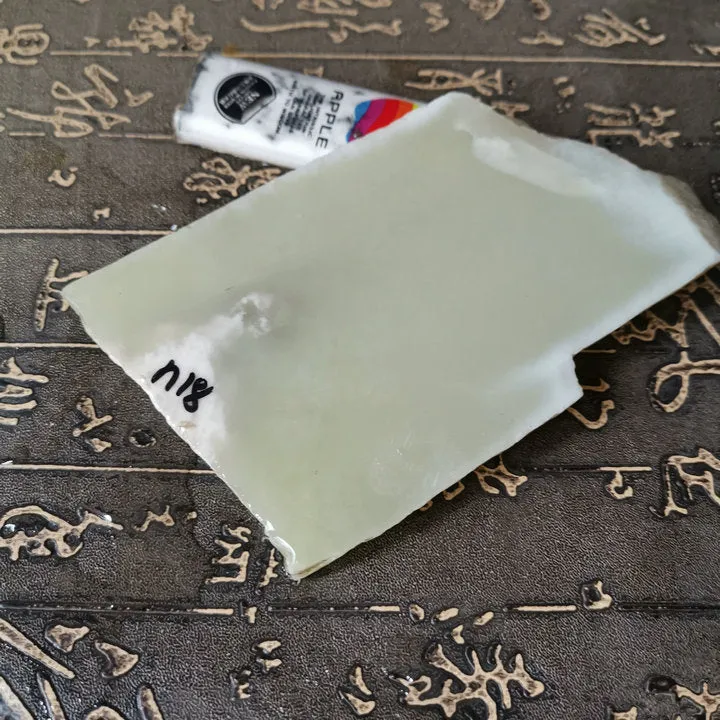 Natural Kunlun Jade Rough Nephrite Raw (163g, 11X7X0.8cm)