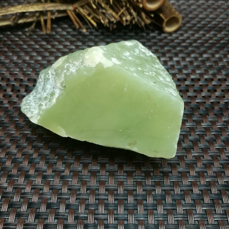 Natural Kunlun Jade Rough Nephrite Raw (213g,8X5X4.5cm)