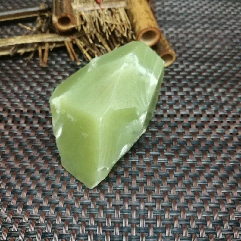 Natural Kunlun Jade Rough Nephrite Raw (213g,8X5X4.5cm)