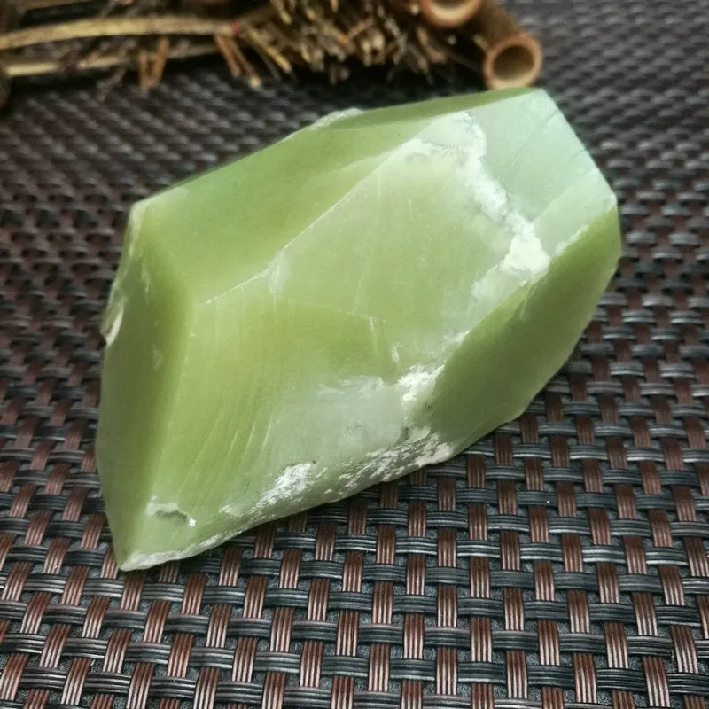 Natural Kunlun Jade Rough Nephrite Raw (213g,8X5X4.5cm)