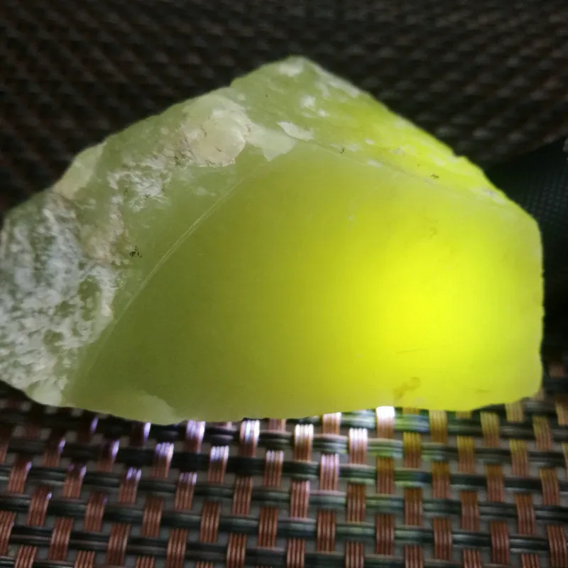 Natural Kunlun Jade Rough Nephrite Raw (213g,8X5X4.5cm)