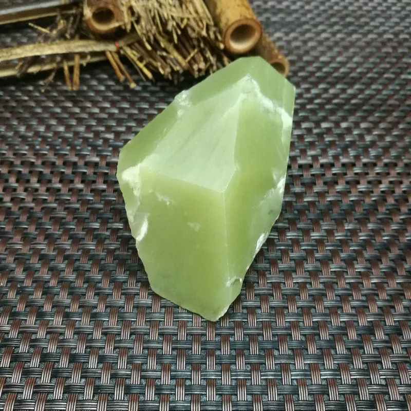 Natural Kunlun Jade Rough Nephrite Raw (213g,8X5X4.5cm)