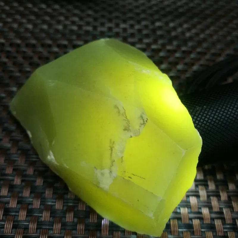 Natural Kunlun Jade Rough Nephrite Raw (213g,8X5X4.5cm)