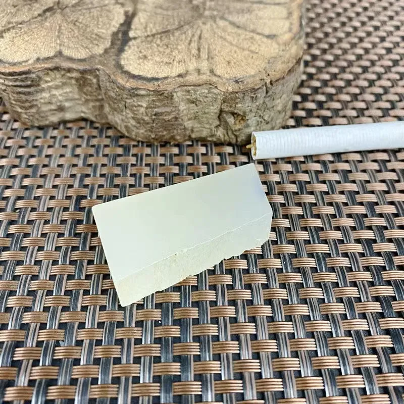 Natural Kunlun Jade Rough Nephrite Raw (24g,4.2X2.2X0.9cm)