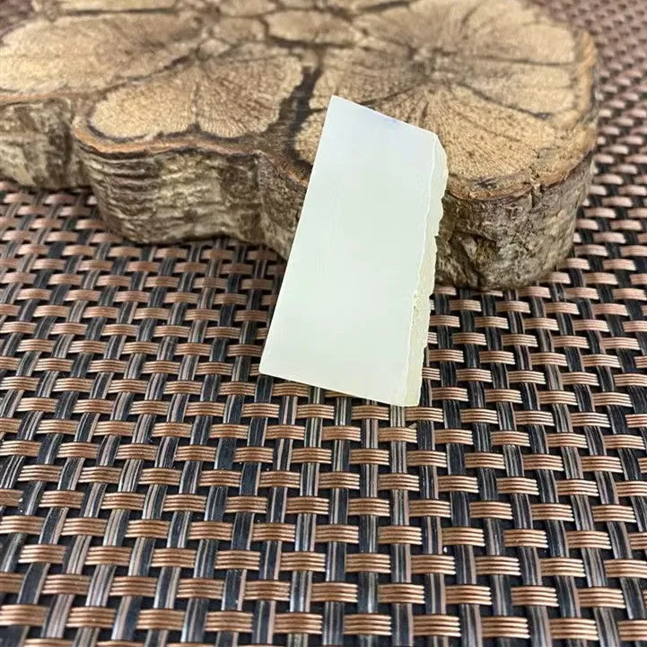 Natural Kunlun Jade Rough Nephrite Raw (24g,4.2X2.2X0.9cm)