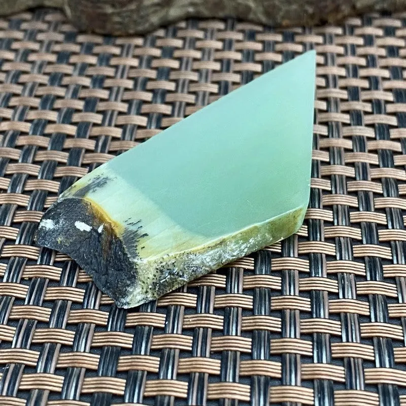 Natural Kunlun Jade Rough Nephrite Raw (24g,5.8X2.7X0.8cm)