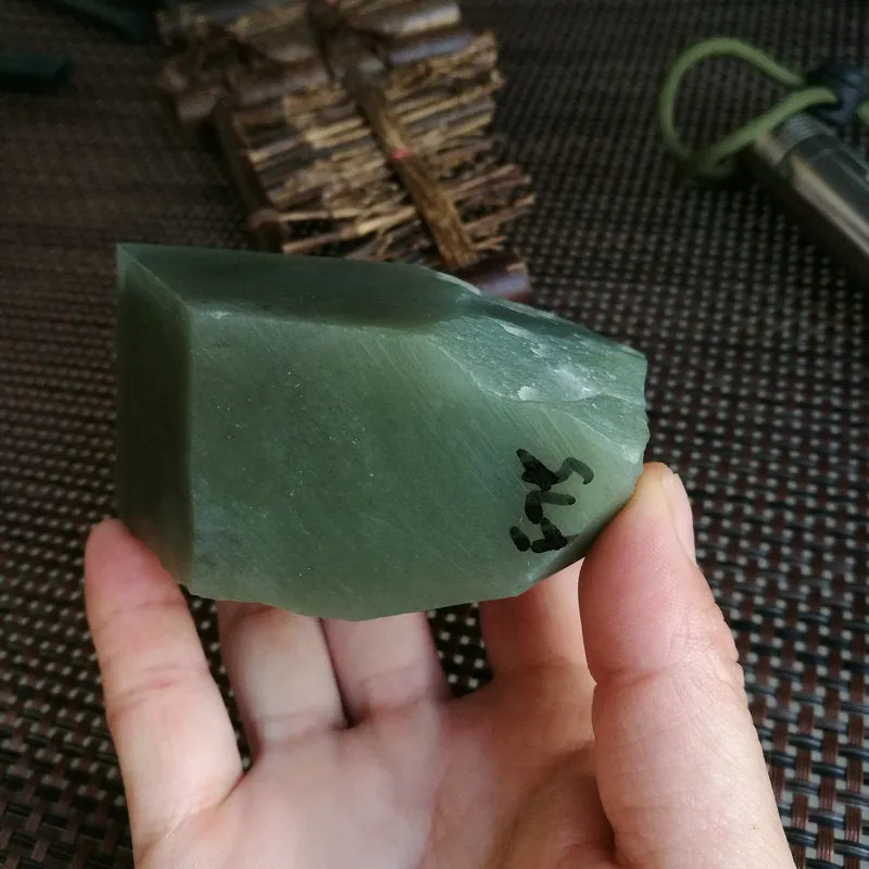 Natural Kunlun Jade Rough Nephrite Raw (411g,8X4.5X3.5cm)