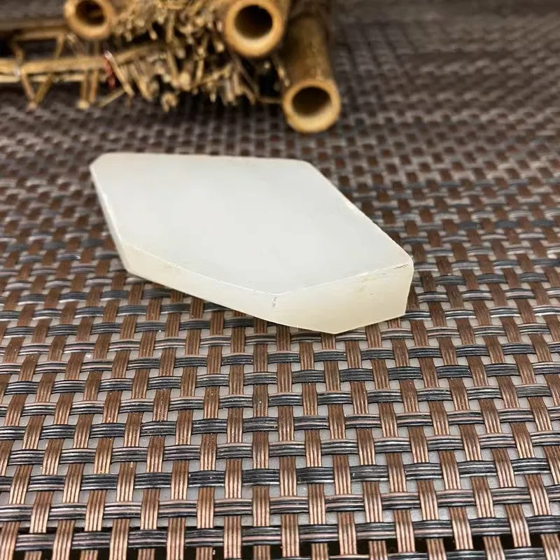 Natural Kunlun Jade Rough Nephrite Raw (65g,7.6X4.2X1.2cm)