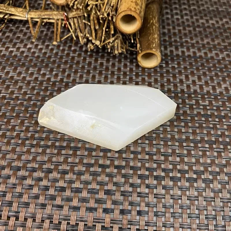 Natural Kunlun Jade Rough Nephrite Raw (65g,7.6X4.2X1.2cm)