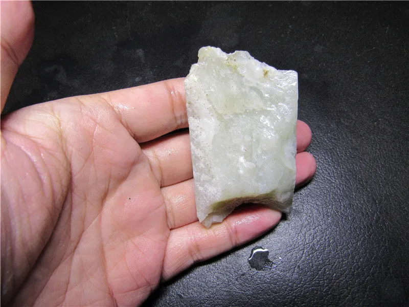 Natural Kunlun Jade Rough Nephrite Raw (75.82g, 67X38X17mm)