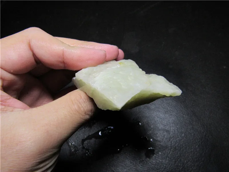 Natural Kunlun Jade Rough Nephrite Raw (75.82g, 67X38X17mm)