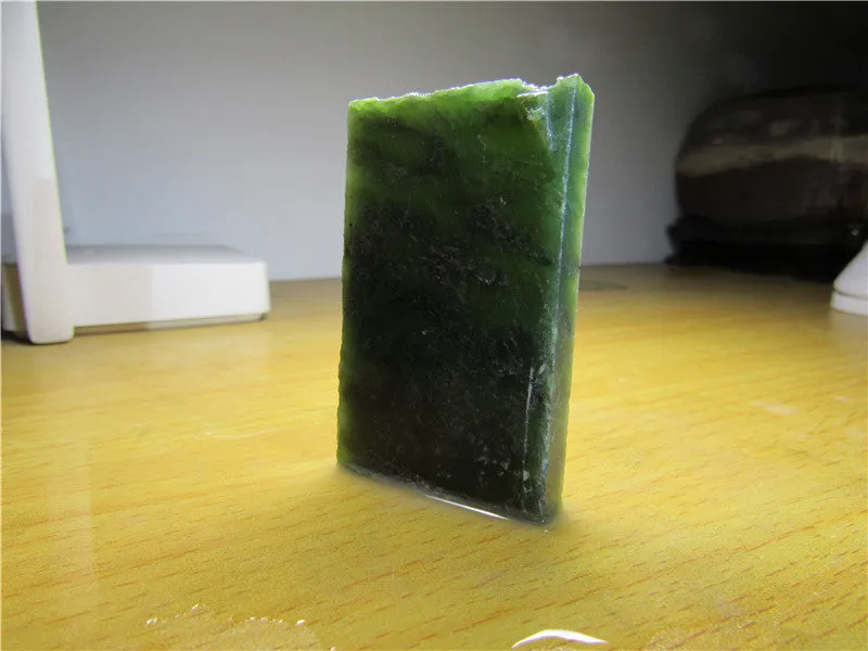 Natural Siberian Jade Rough Russia nephrite Raw (61.07g, 65X40X7mm)