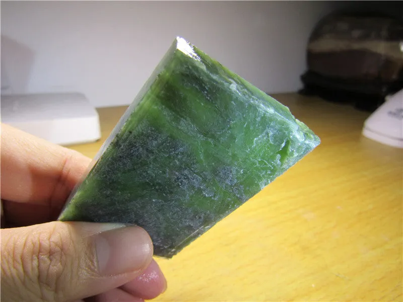 Natural Siberian Jade Rough Russia nephrite Raw (61.07g, 65X40X7mm)