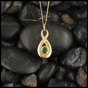 Tsavorite Twist Pendant in Gold